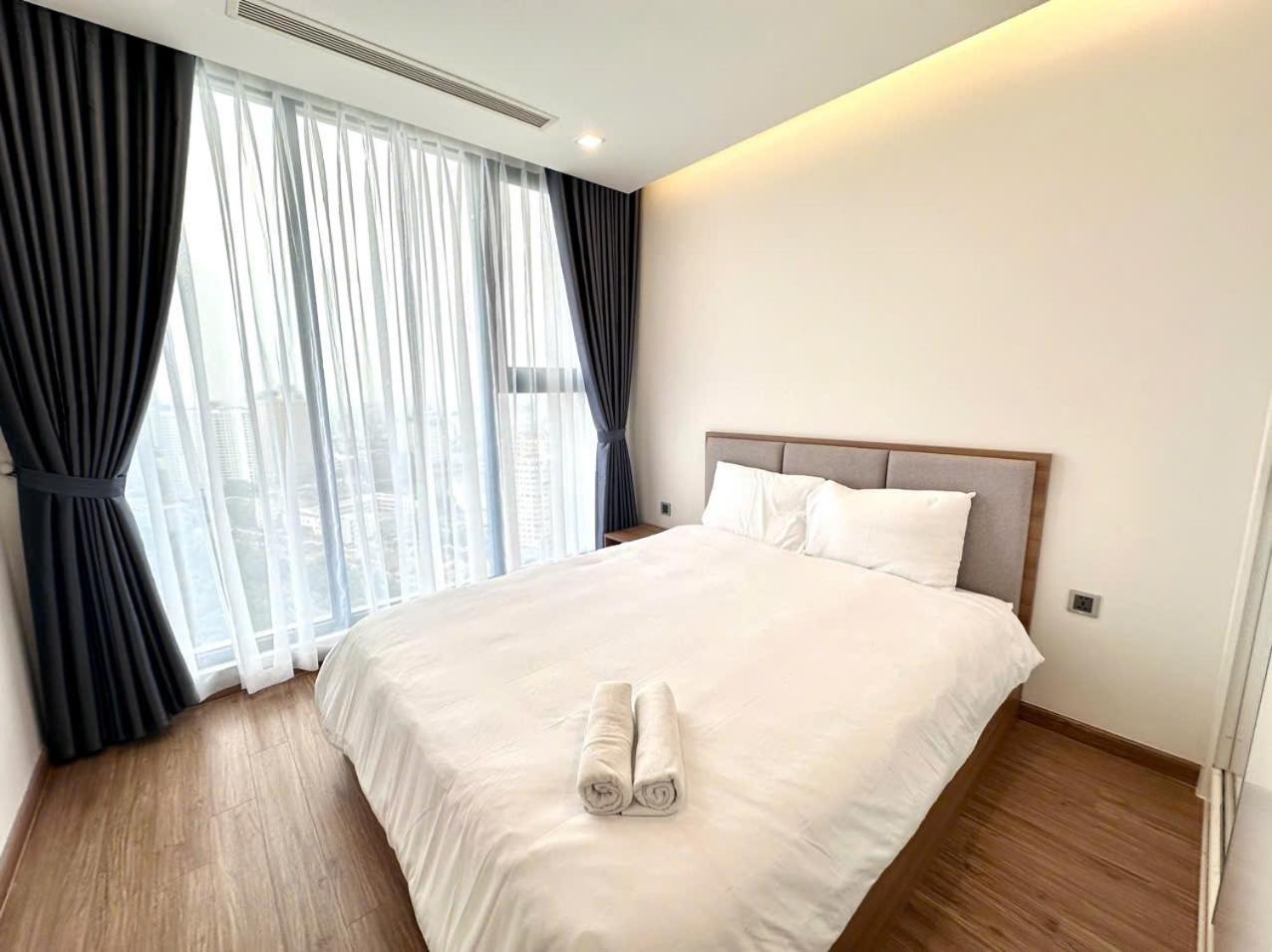 Luxury Apartment In Vinhomes Metropolis Hanoi Bagian luar foto