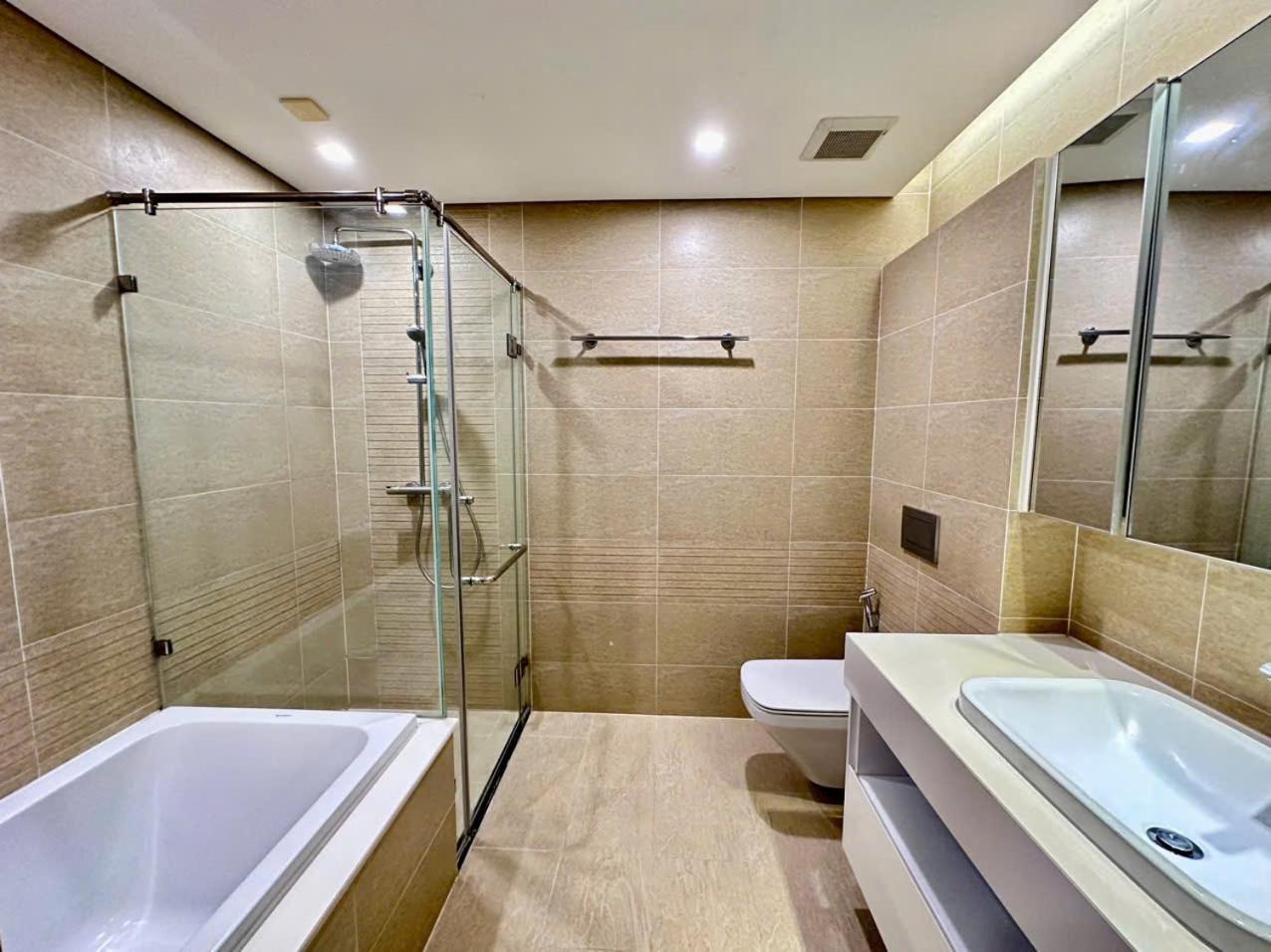 Luxury Apartment In Vinhomes Metropolis Hanoi Bagian luar foto