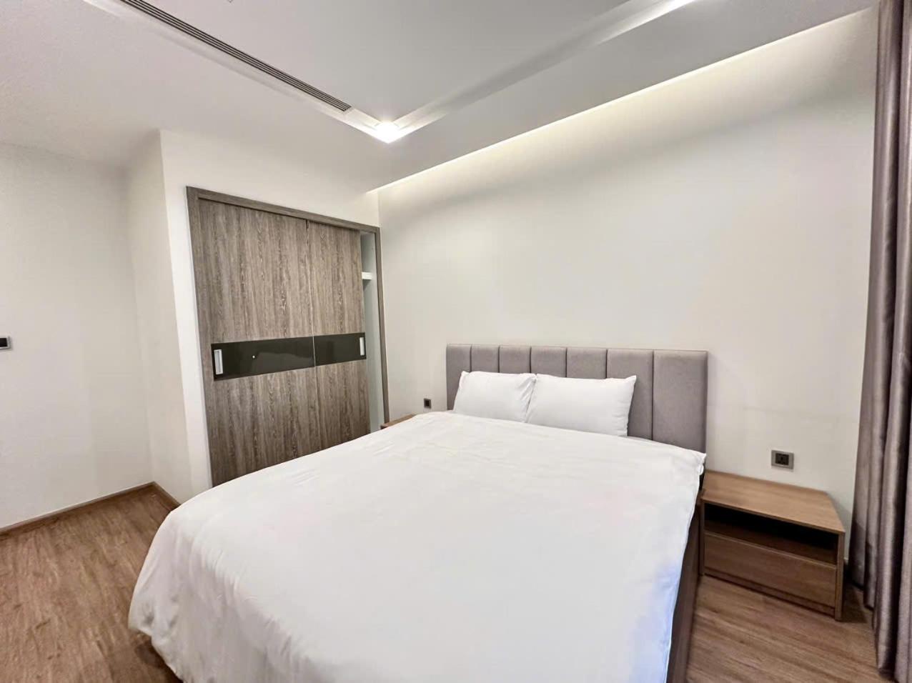 Luxury Apartment In Vinhomes Metropolis Hanoi Bagian luar foto