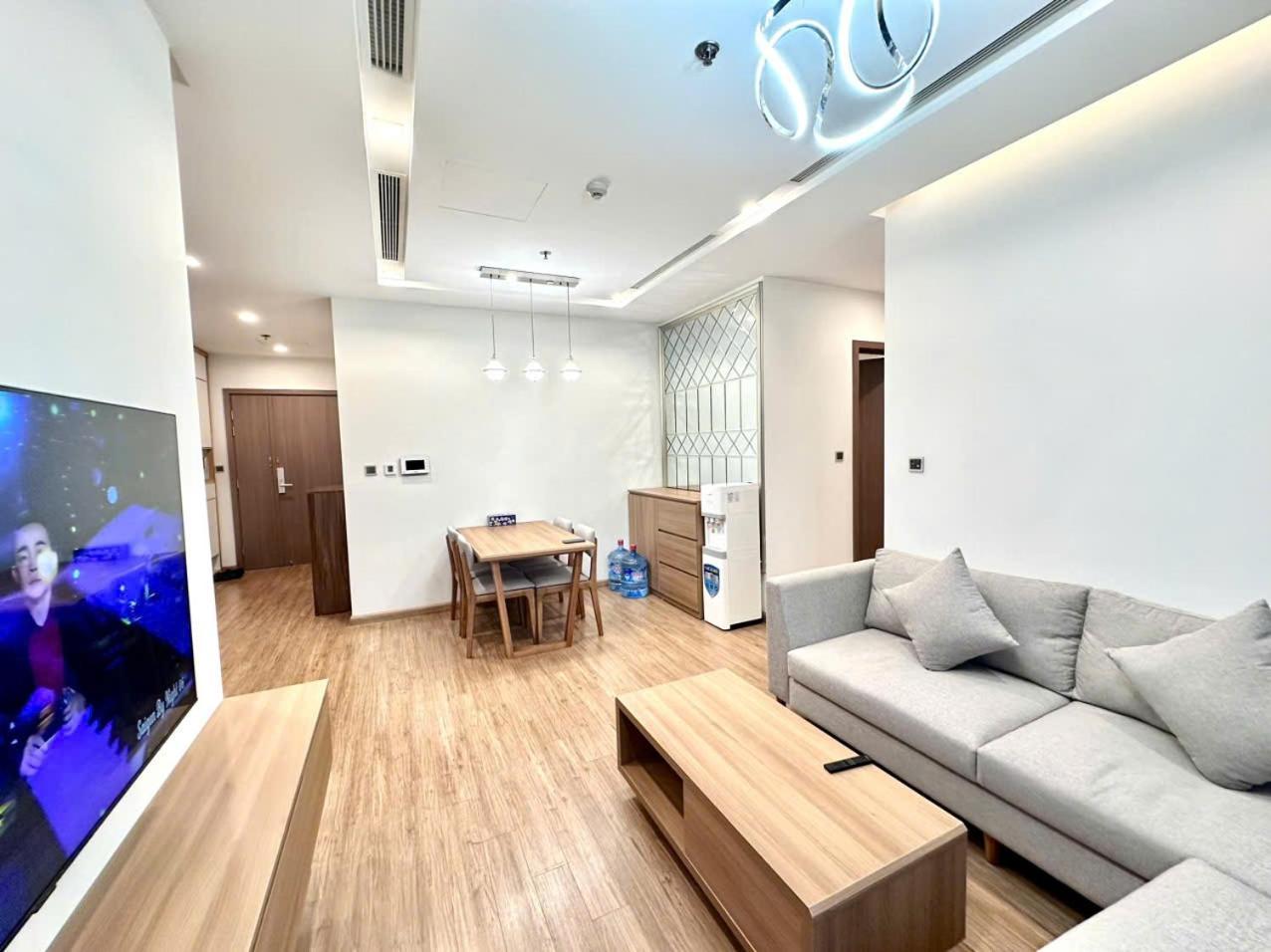 Luxury Apartment In Vinhomes Metropolis Hanoi Bagian luar foto