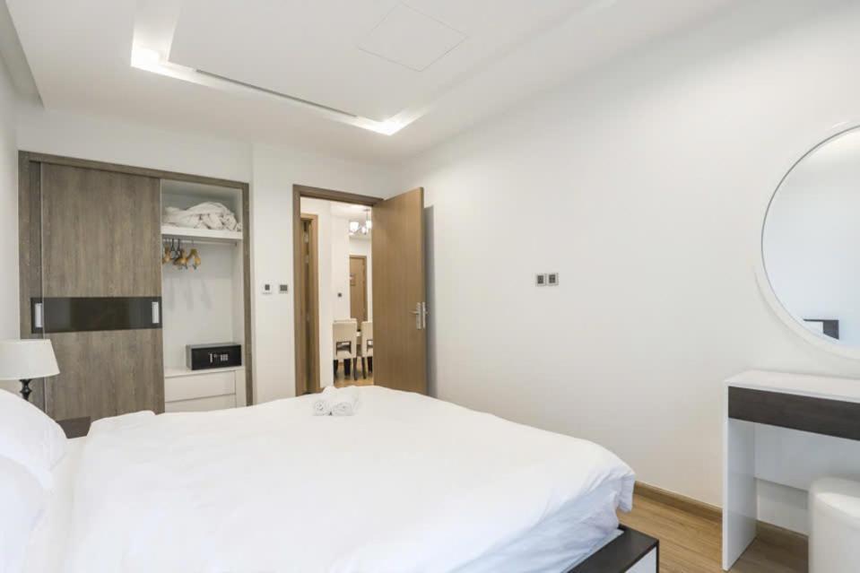 Luxury Apartment In Vinhomes Metropolis Hanoi Bagian luar foto