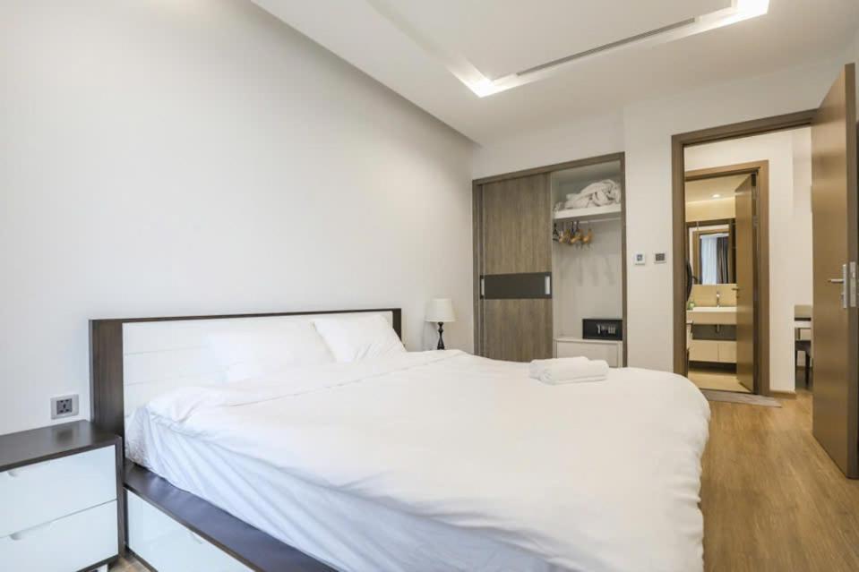 Luxury Apartment In Vinhomes Metropolis Hanoi Bagian luar foto