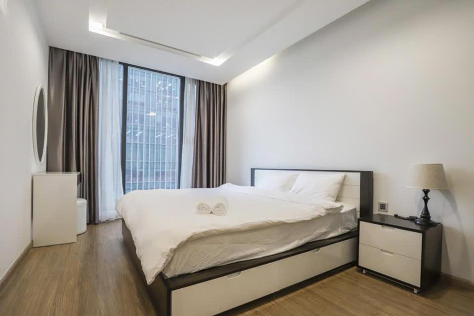 Luxury Apartment In Vinhomes Metropolis Hanoi Bagian luar foto